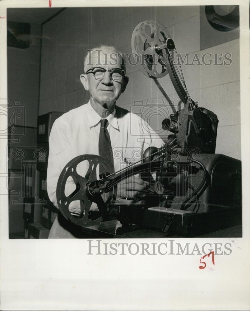 1957 Press Photo JD Poston, &#39;Father of Visual Education&#39; in Pinellas Co Schools - Historic Images