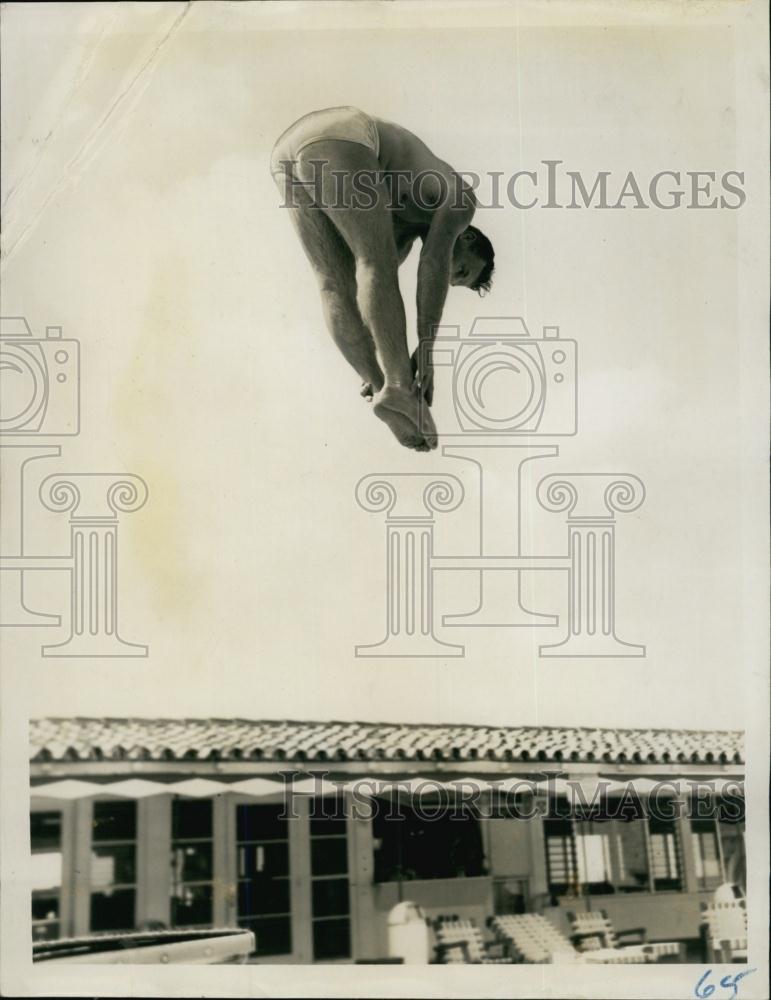 1954 Press Photo Former Olympic Diving Star Elbert Root At Bath Club Pool - Historic Images