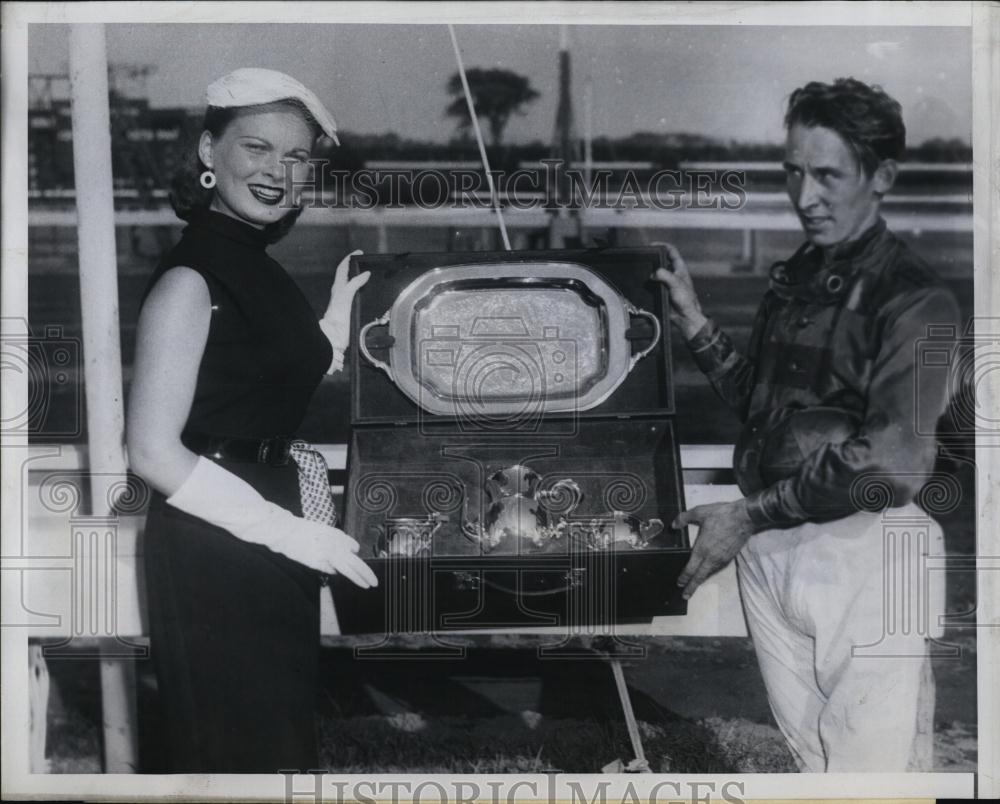 1953 Press Photo Jockey Ted Johnson Receives Plate Winning Mayflower Stakes - Historic Images