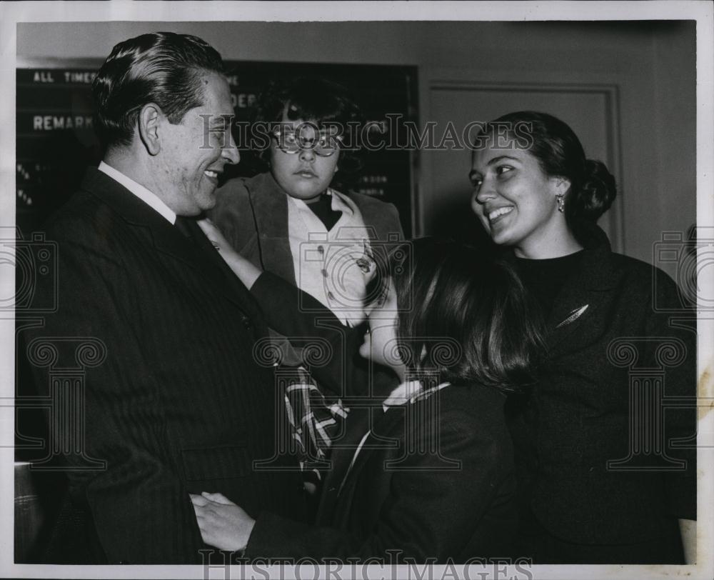 1958 Press Photo GL Penso and family Venezuela Consul General - RSL88561 - Historic Images