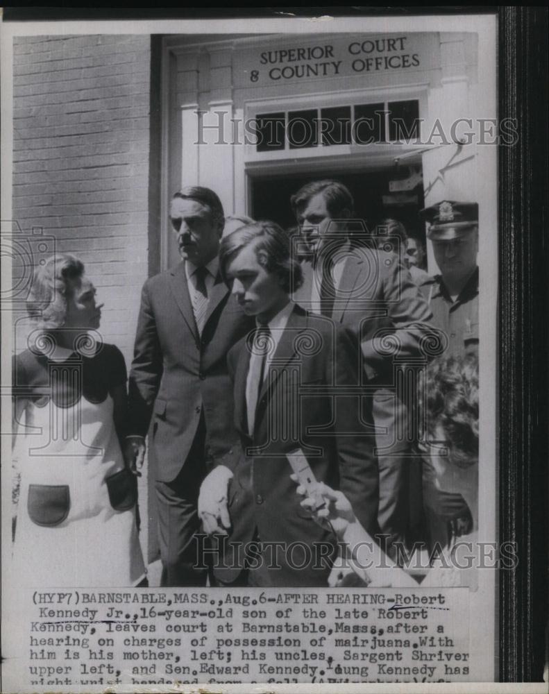 Press Photo Robert Kennedy Jr Son of Late Senator Robert Kennedy leaving court - Historic Images