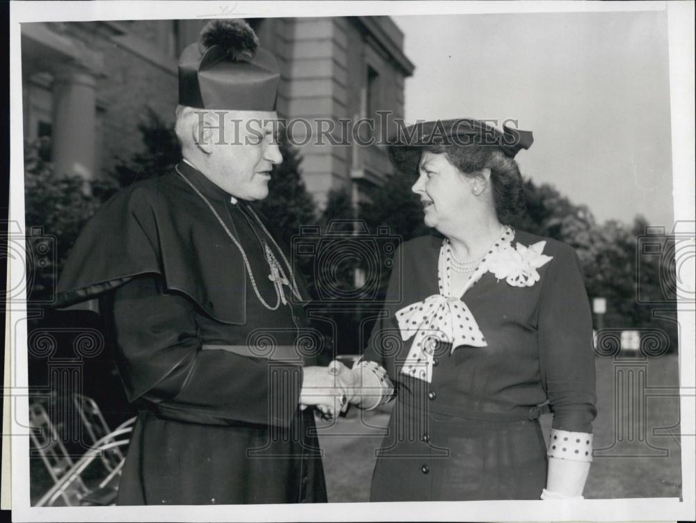 1951 Press Photo Archbishop Cushing &amp; Mrs ChasComerford - RSL05611 - Historic Images