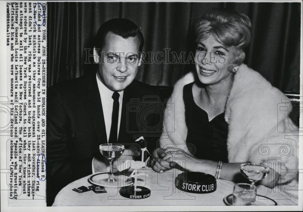 1963 Press Photo James Lofland &amp; actress Dolores Gray engagement - RSL06005 - Historic Images