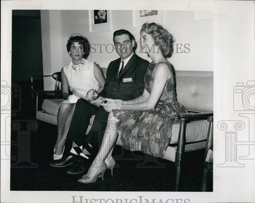 1963 Press Photo Mimi Lawlor, Dr Ted Monnier, Cary Bobo, Miss Clearwater - Historic Images