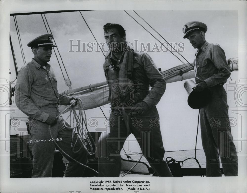 1956 Press Photo Victor Mature ,Philip Coolidge, James Oleo &quot;The Sharkfighters&quot; - Historic Images