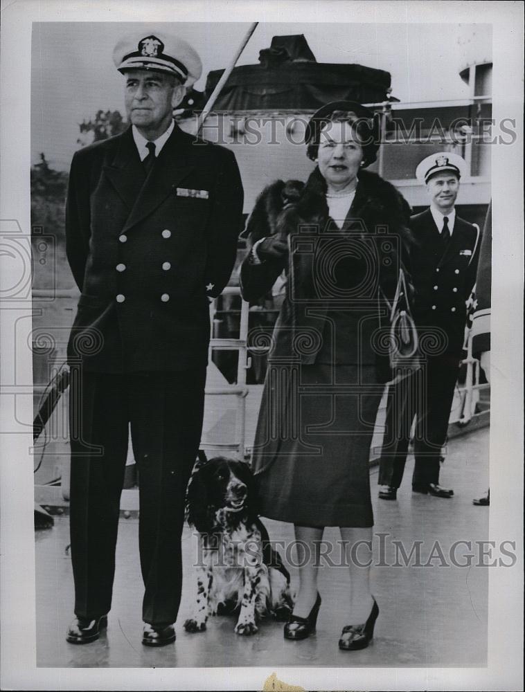 1952 Press Photo Vice-Admiral Charles Turn Joy with Wife - RSL82577 - Historic Images