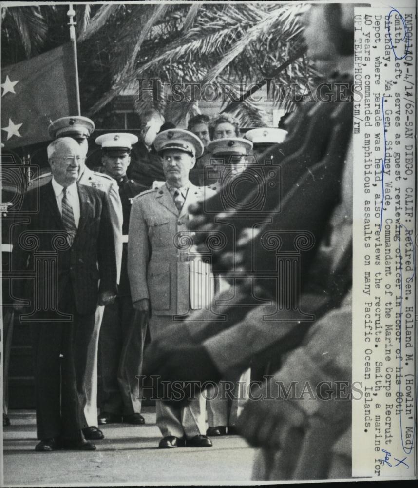 1962 Press Photo General Holland M Smith &amp; MajGenSidney Wade At Parade - Historic Images