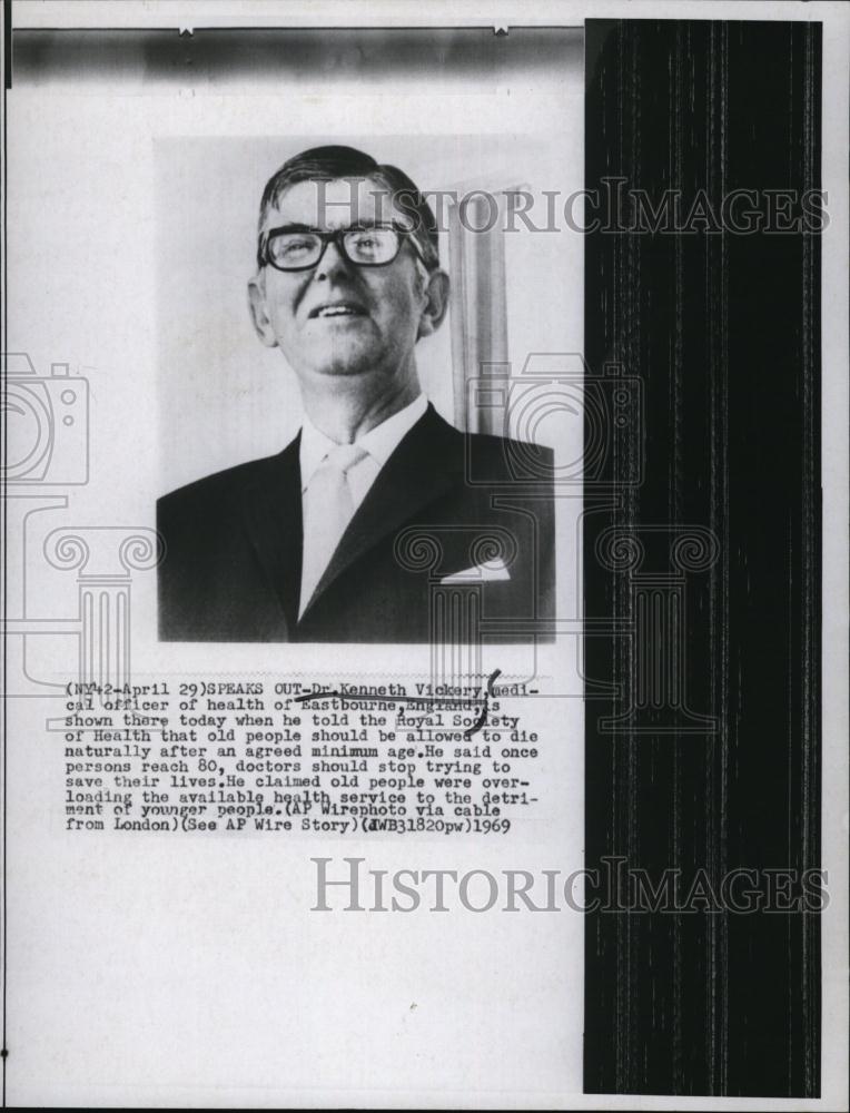 1969 Press Photo DrKenneth VIckery,Medical officer of Health of Eastbourne - Historic Images