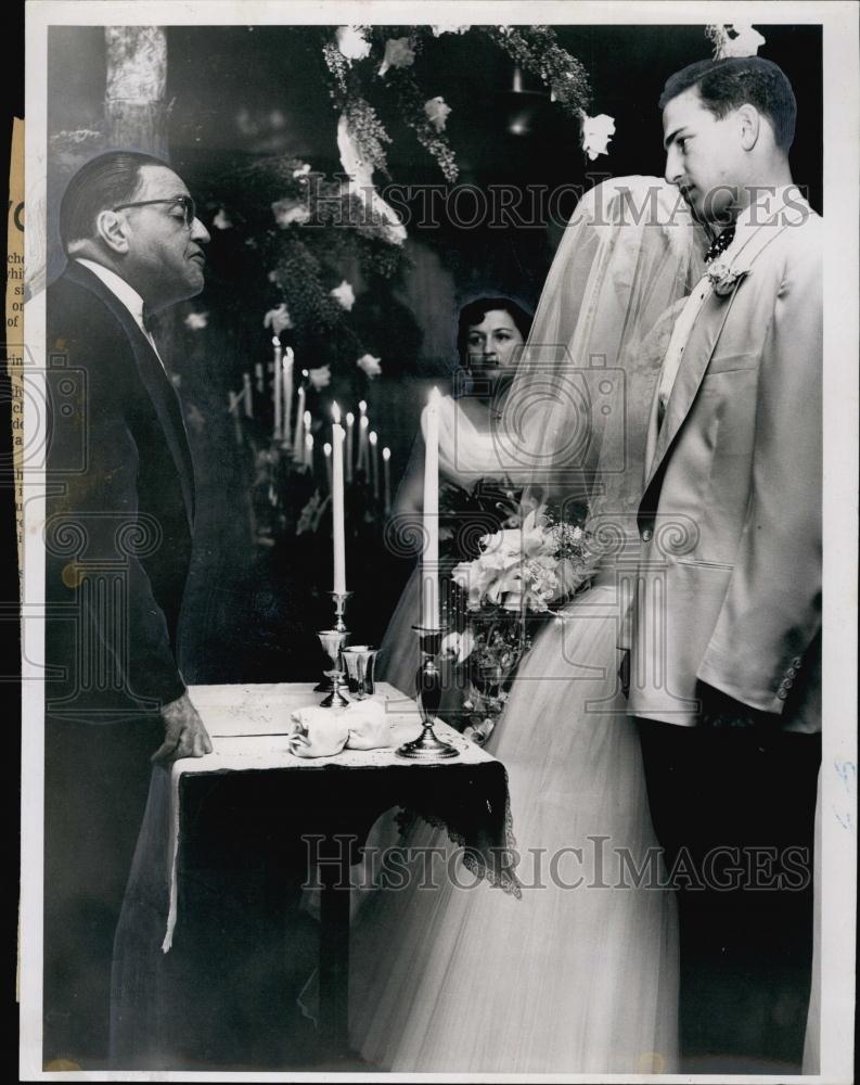 1954 Press Photo Mitzi Poller &amp; Ralph Zielonka Jewish wedding - RSL62225 - Historic Images