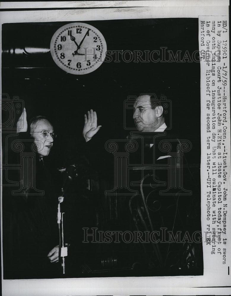 1959 Press Photo Lt Gov John Dempsey sworn in by SCJ John H King - RSL81969 - Historic Images