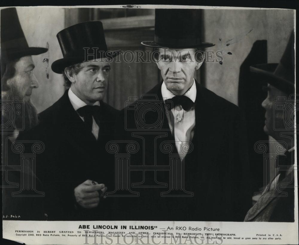 1940 Press Photo Actors Harvey Stephens and Raymond Massey in Abe Lincoln In Ill - Historic Images