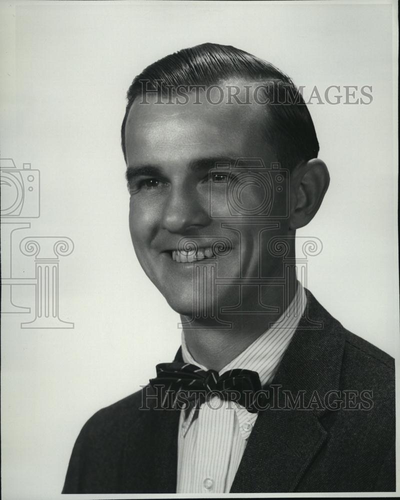 1965 Press Photo Christopher Weeks Assistant Office of Economic Opportunity - Historic Images