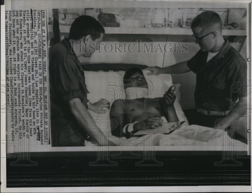 1966 Press Photo Marine Private Raymond Escalera in Da Nang Naval Hospital - Historic Images