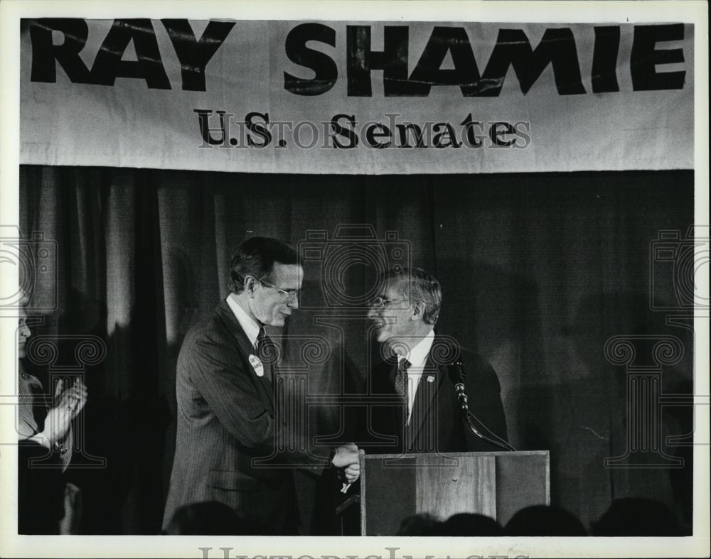 1984 Press Photo Vice Pres George Bush endorsing Ray Shamie for Senate - Historic Images