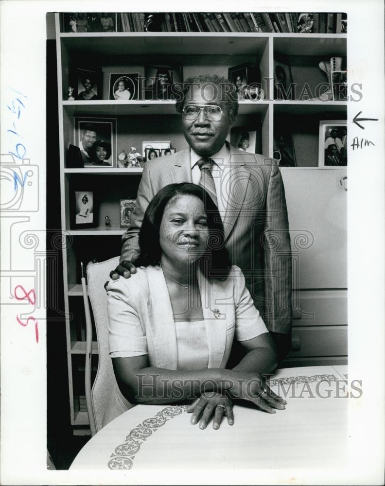 1987 Press Photo Clarence and Marylyn Welch married 30 years ago - RSL65359 - Historic Images