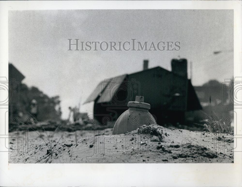 1975 Press Photo Fire hydrant almost buried at St Pete, Fla, construction site - Historic Images