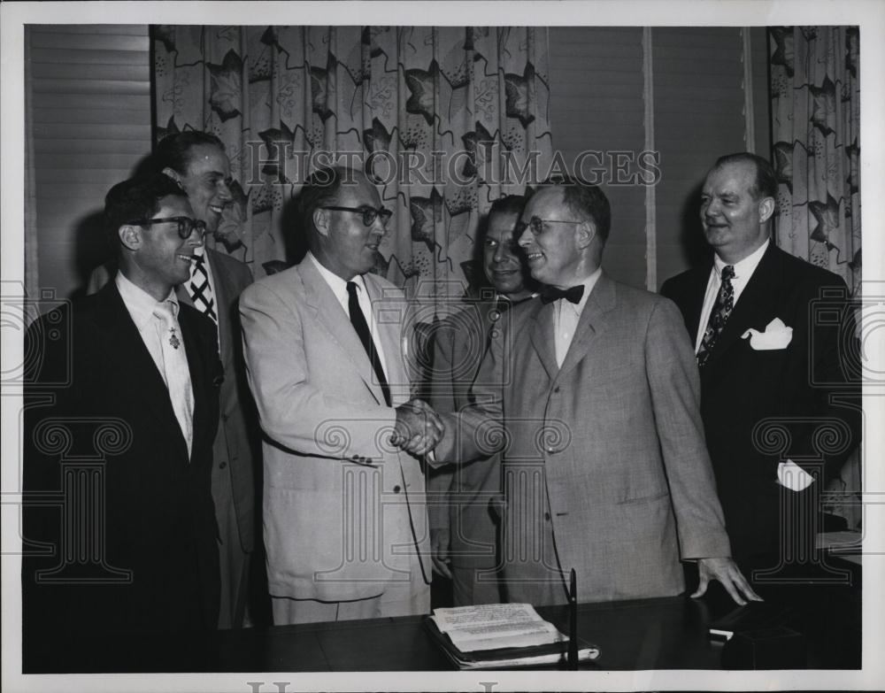 1952 Press Photo NBC President Joseph McConnell Asa Bushnell NCAA Coverage - Historic Images