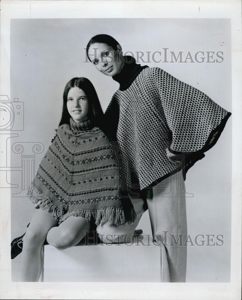 1970 Press Photo Models wearing ponchos - RSL61991 - Historic Images