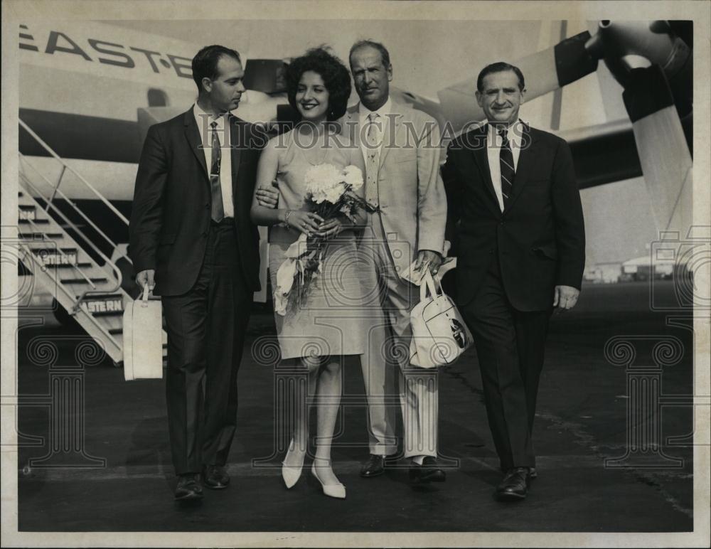 1965 Press Photo James Damaskos Greek Ship Captain Proxie Bride Sonnia Marino - Historic Images