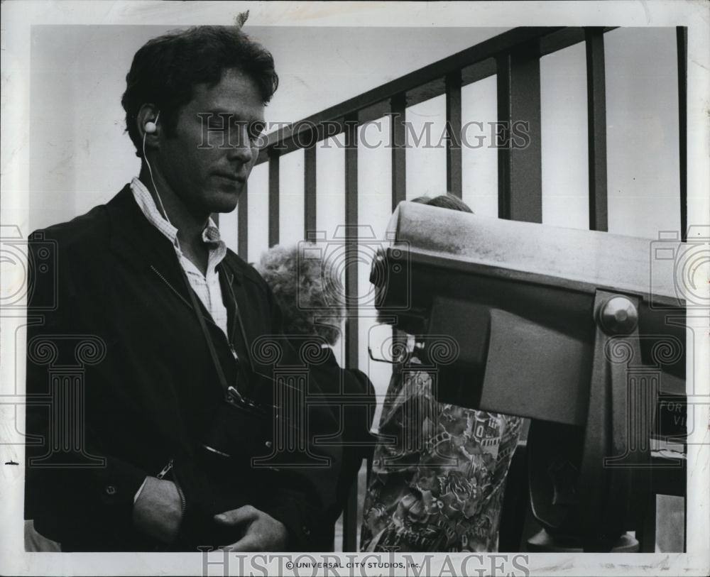 1977 Press Photo Timothy Bottoms in Rollercoaster - RSL85781 - Historic Images