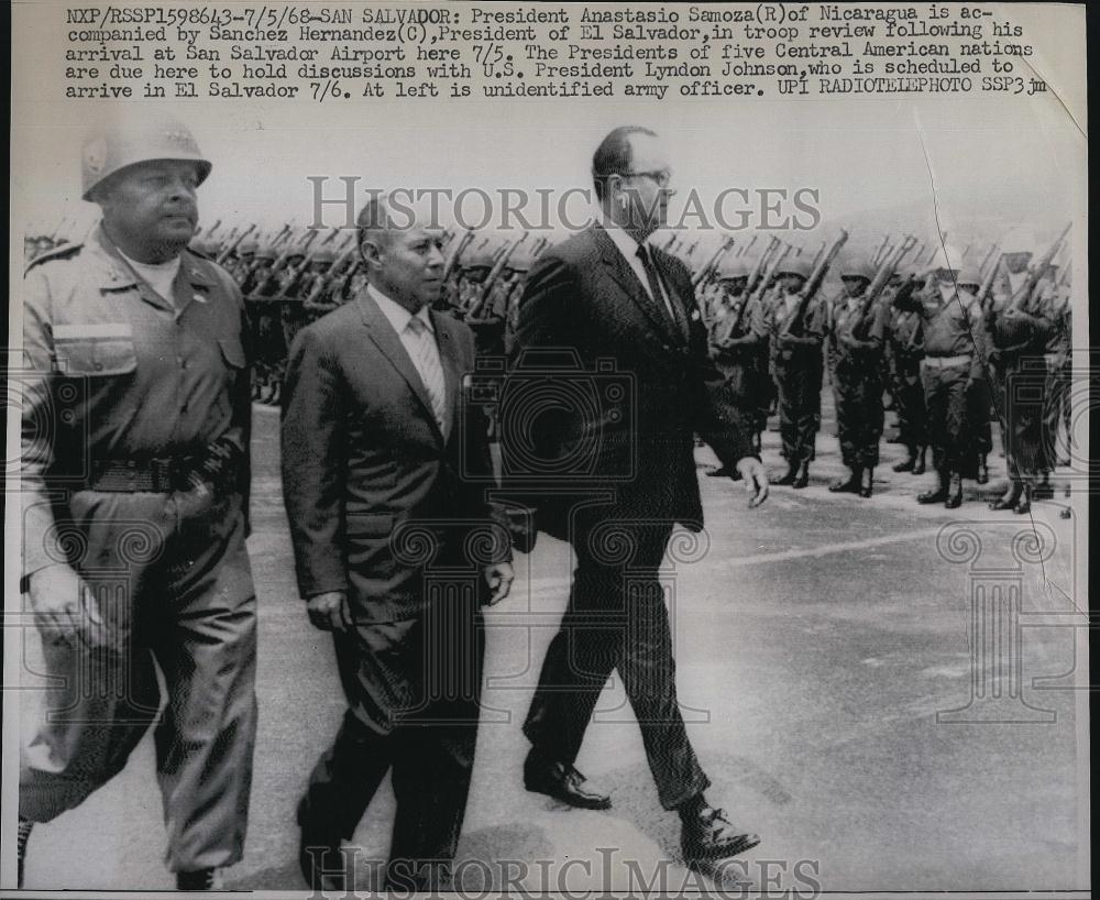 1968 Press Photo President Anastasio Samoza of Nicaragua & Sanchez Hernandez - Historic Images