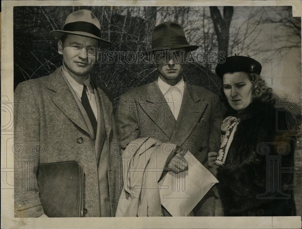 1949 Press Photo Mr, Mrs Michael Klum, Lawyer Daniel J Culleton, Shooting - Historic Images