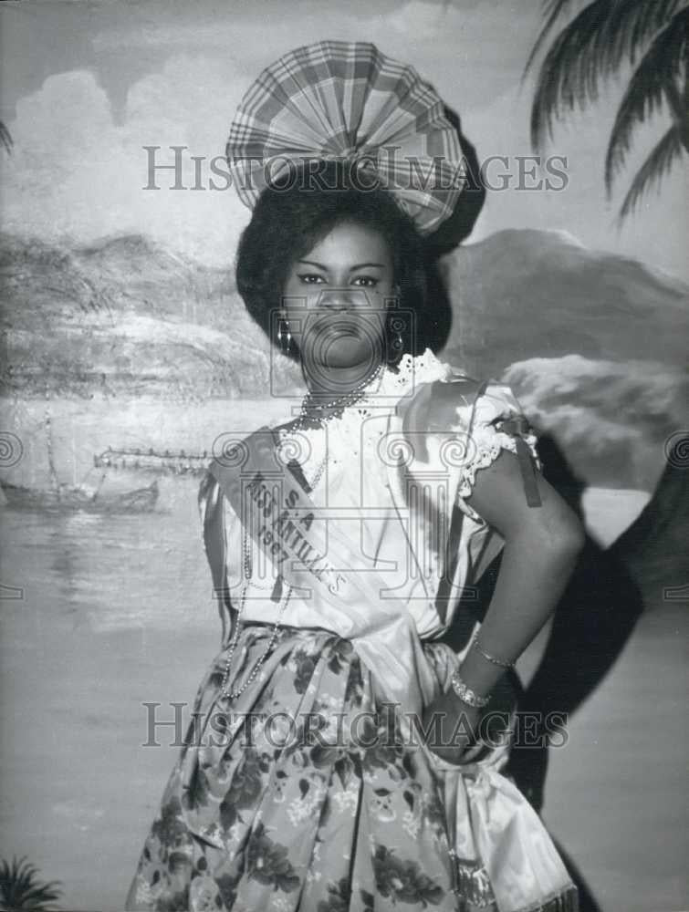 1967 Press Photo Miss Antilles Winner Marylene Allen Portrait In Paris - Historic Images