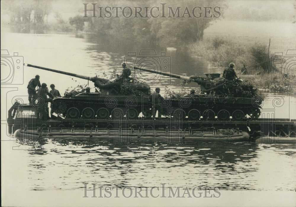 1962 Press Photo La Muese Floating Port Carrying Tanks Big Maneuvers - Historic Images