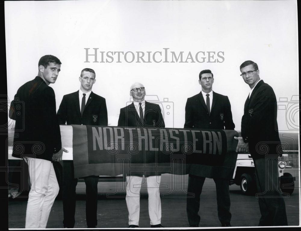 1965 Press Photo Members of North Eastern University headed to the Regatta on th - Historic Images