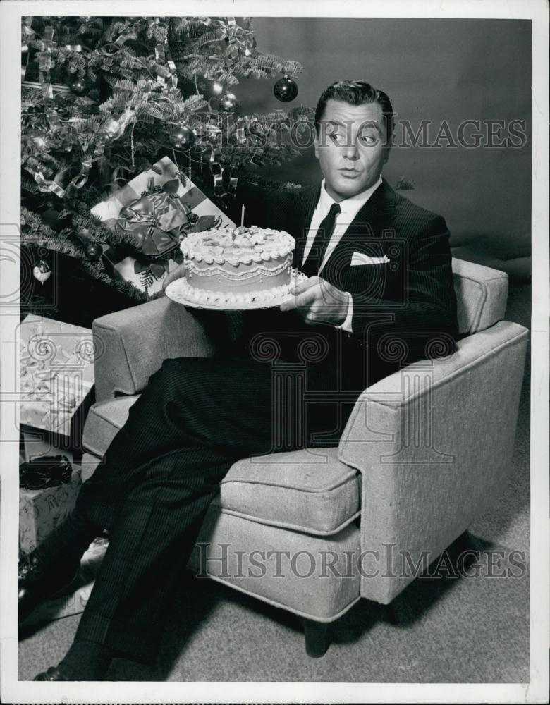 1954 Press Photo NBC-TV Singing Star And Actor Tony Martin Celebrates Birthday - Historic Images