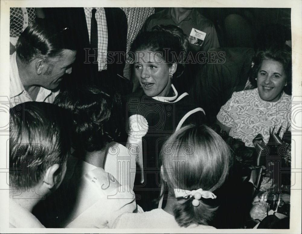 1971 Press Photo Deborah Ann O&#39;Brien Wins Miss Massachusetts Title Crown Pageant - Historic Images