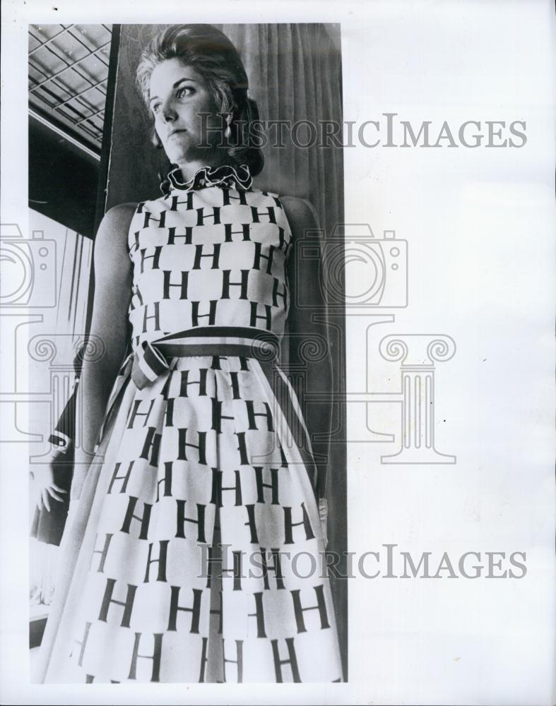 1968 Press Photo Model wearing Humphrey dinner dress - RSL61985 - Historic Images