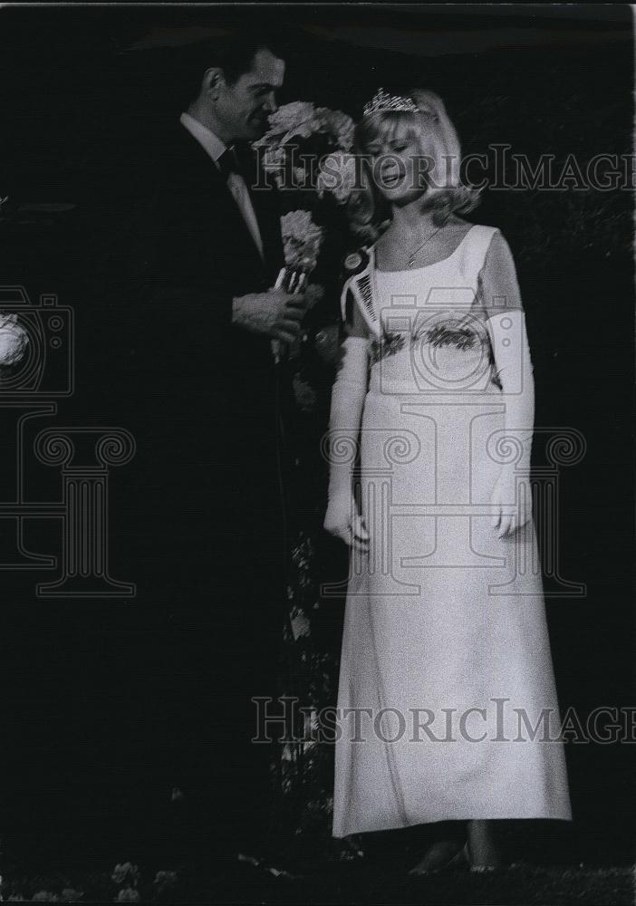 1966 Press Photo Sandra Lee Olsen Massachusetts College Queen - RSL78441 - Historic Images