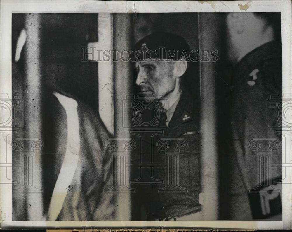 1950 Press Photo Major Count De Corswaren Arrested for Throwing Smoke Bomb - Historic Images