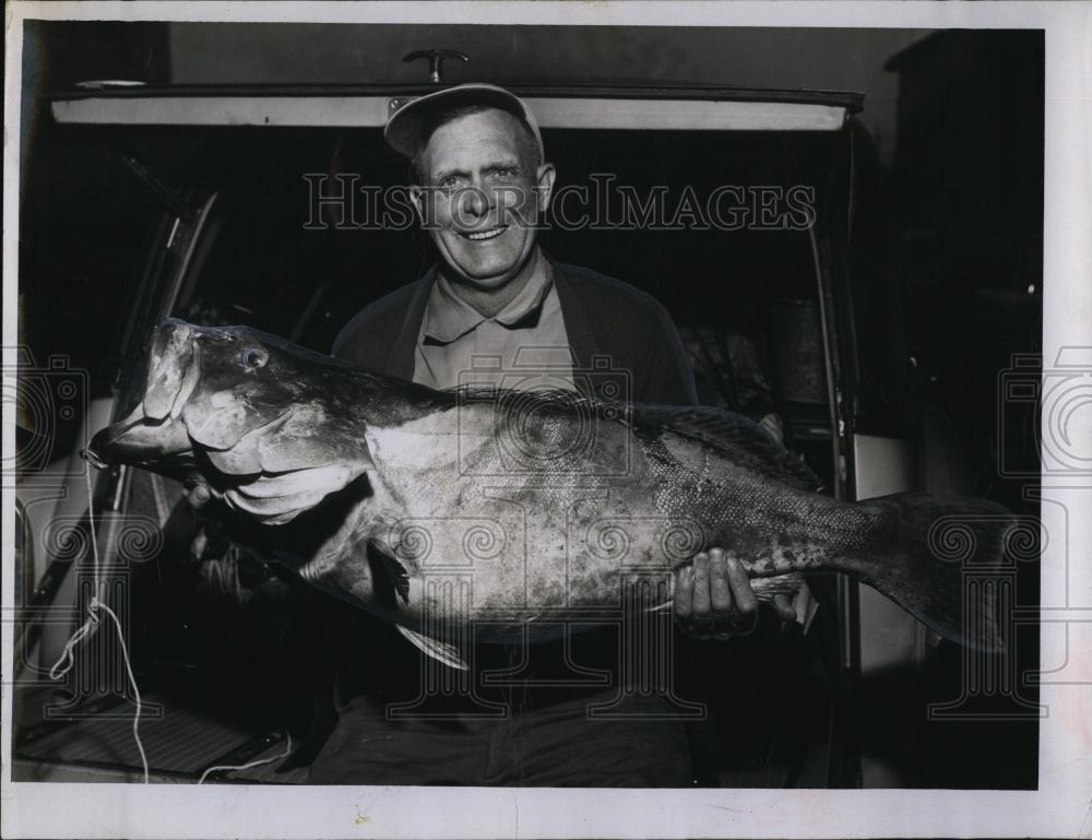 1951 Press Photo Russ Williams &amp; Large Fish - RSL97695 - Historic Images