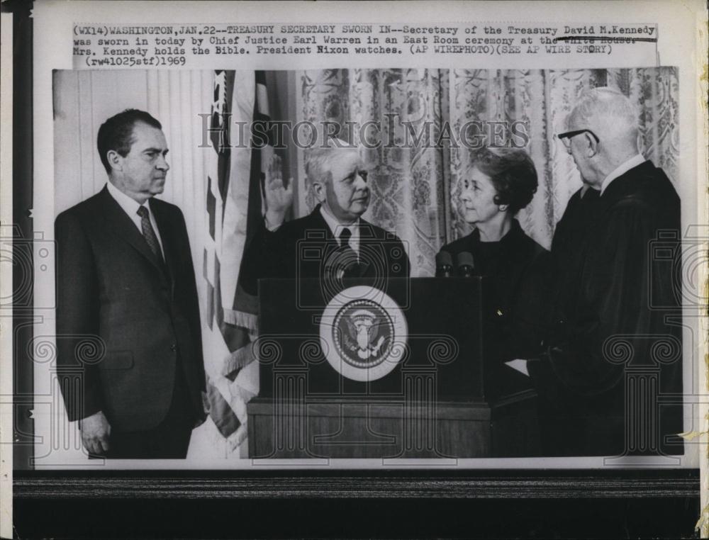 1969 Press Photo Sec of Treasury D Kennedy,Chief Justice E Warren,Pres Nixon - Historic Images