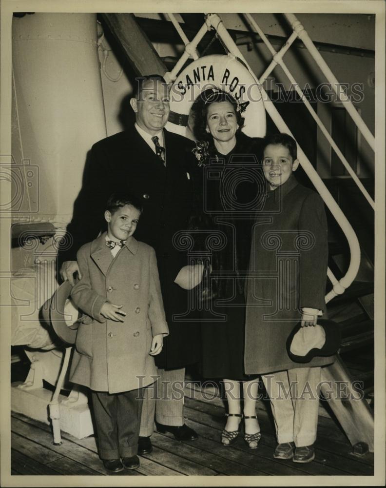 1952 Press Photo Thomas Carty, Owner, Stone&#39;s Express Company &amp; Family Vacation - Historic Images