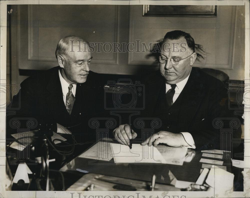 1941 Press Photo Somerville Police Chief Thomas Damery - RSL87487 - Historic Images