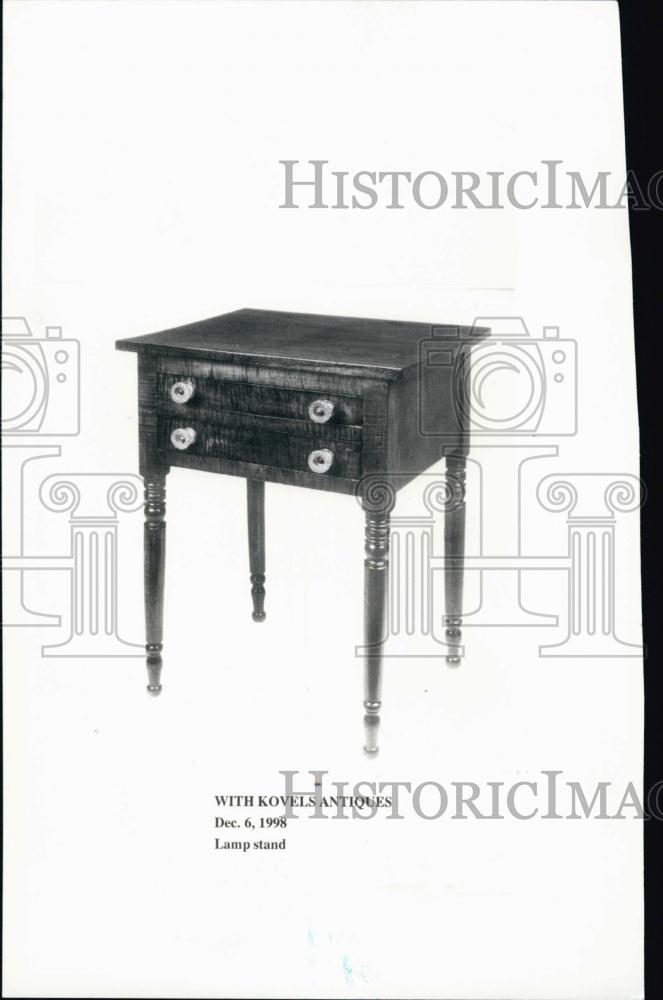 1998 Press Photo antique lamp stand from Kovels Antiques - RSL63217 - Historic Images