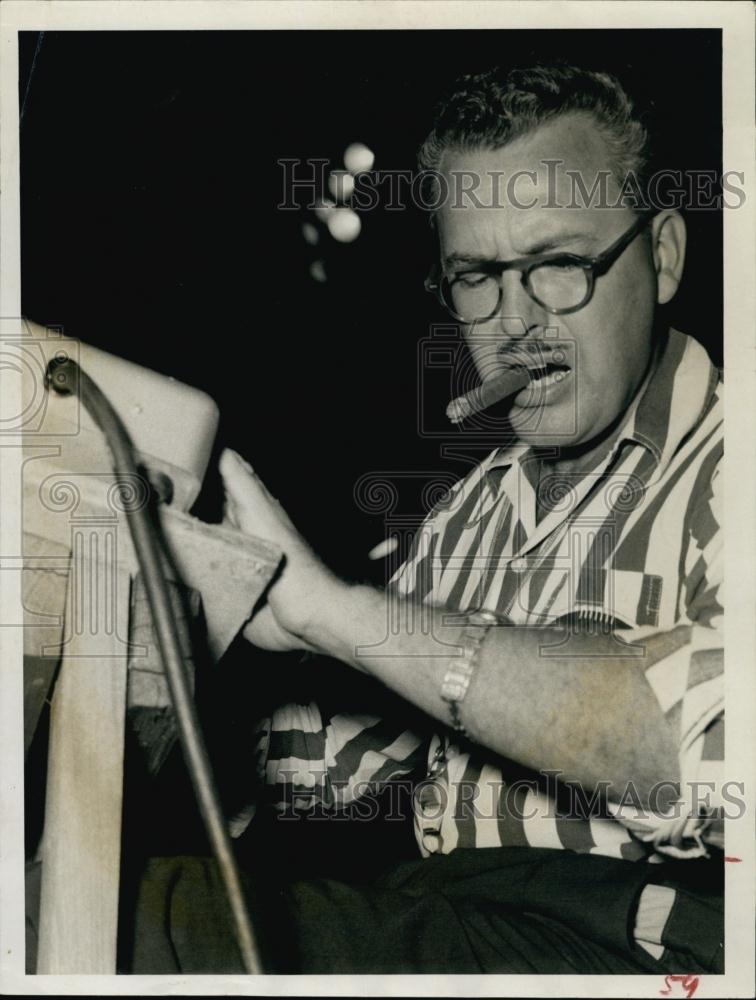 1959 Press Photo Bob Miller Time Keeper - RSL66005 - Historic Images