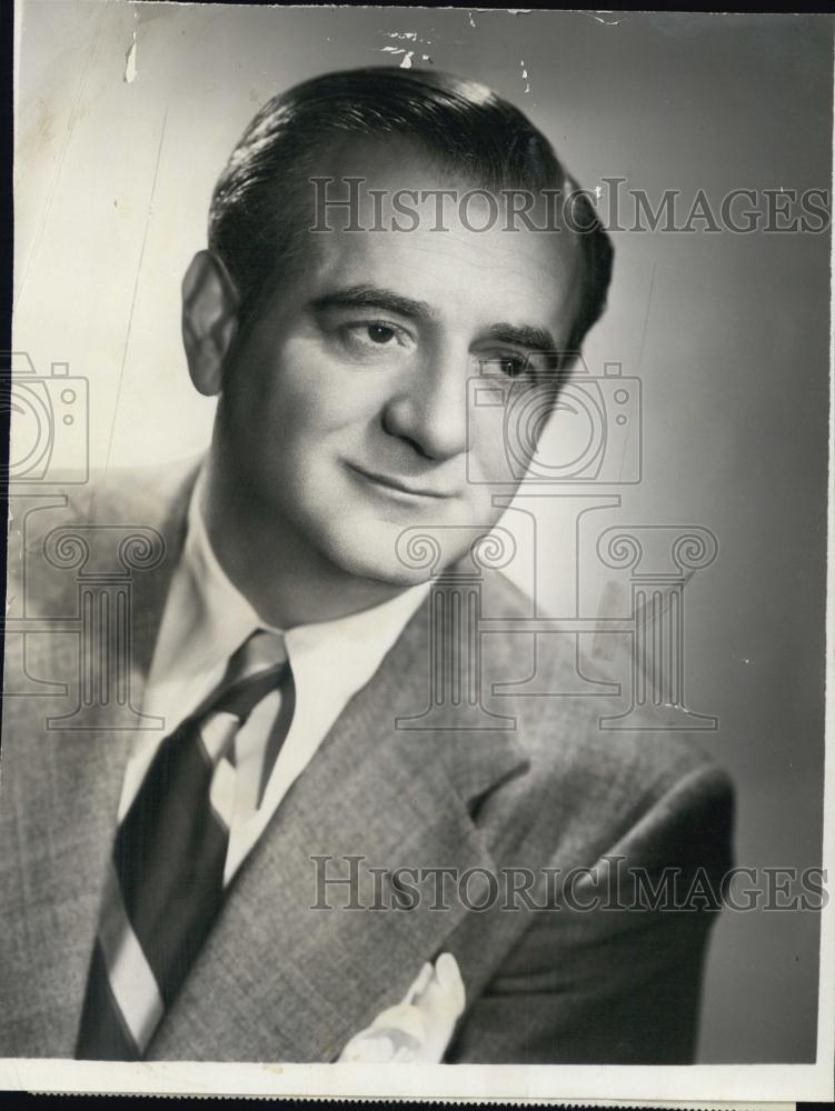 1947 Press Photo Mark Warnow, conductor on &quot;Sound Off&quot; - RSL04233 - Historic Images