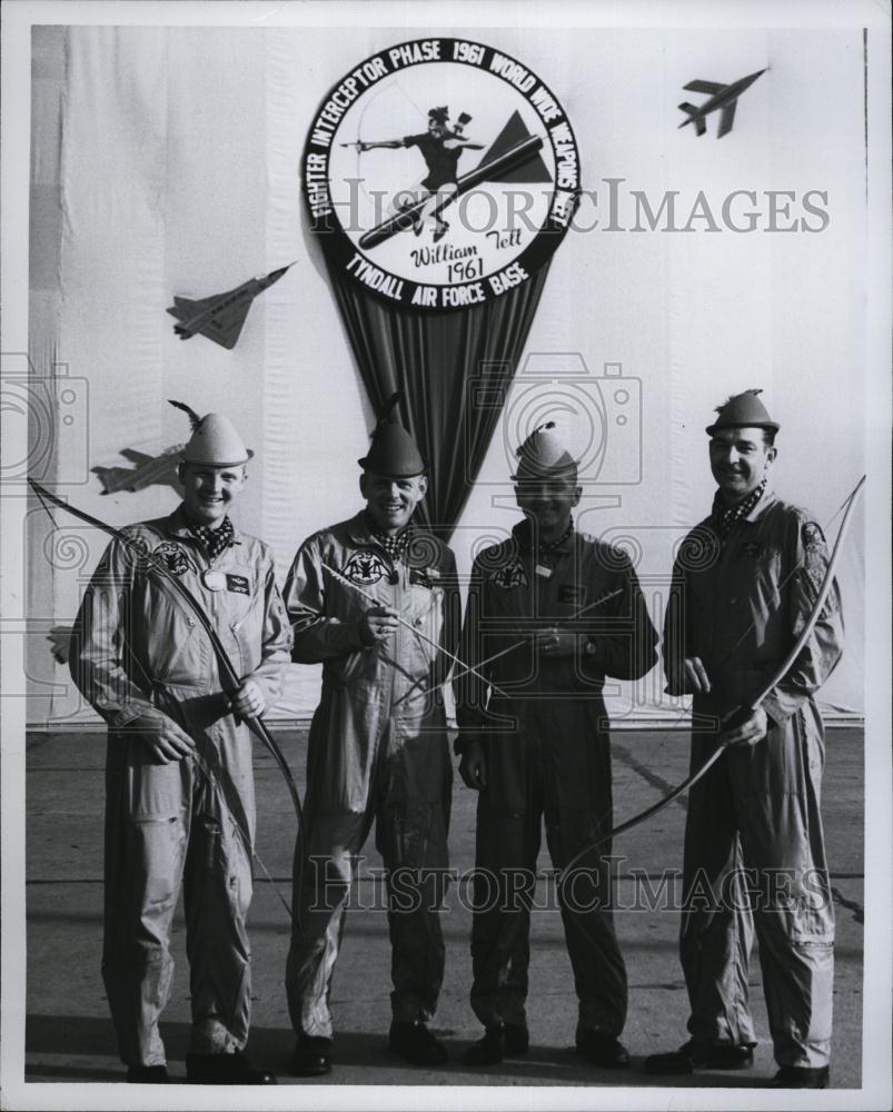 1961 Press Photo Capt Ethan A Bergschneider Capt Richard E White Capt John - Historic Images