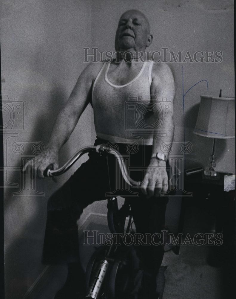 1975 Press Photo Dave Peck Former Teamsters Union President 81 Years Old - Historic Images