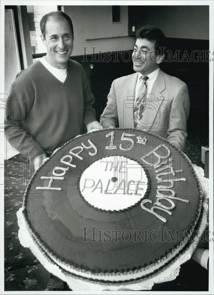1997 Press Photo Kiss 108's Matt Siegel & Russell Robot at The Palace's Birthday - Historic Images