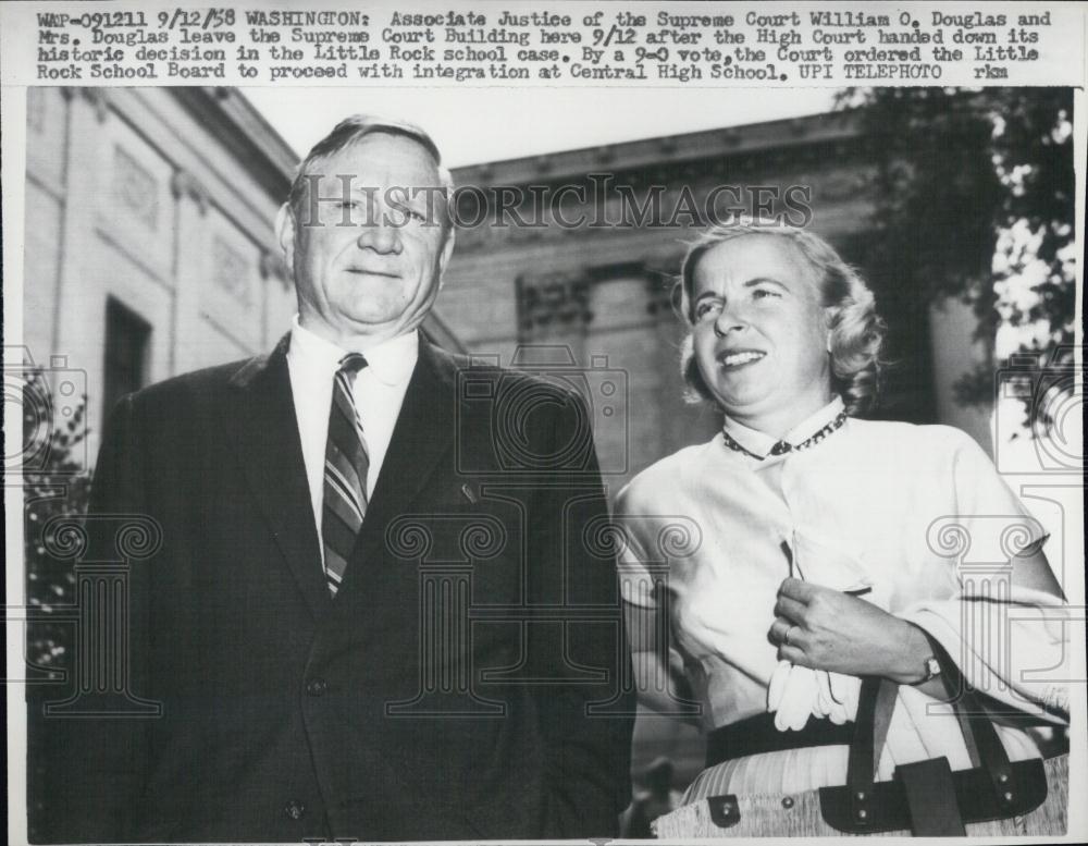 1958 Press Photo Supreme Court Justice William Douglas &amp; his wife - RSL04803 - Historic Images