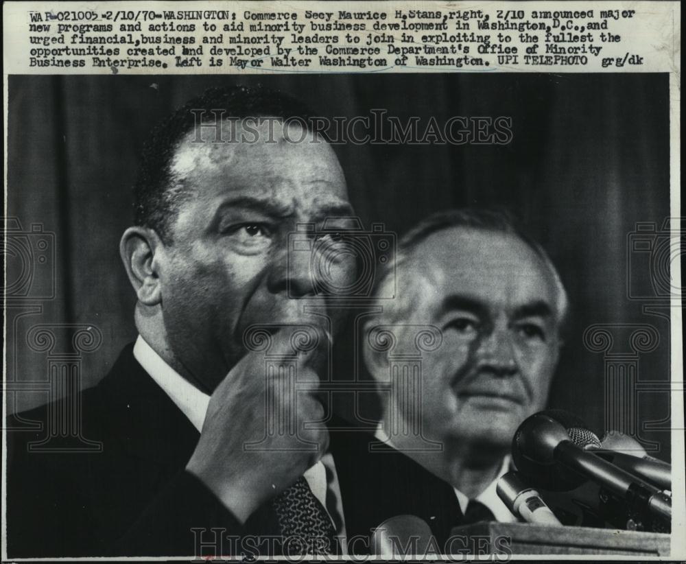 1970 Press Photo Commerce Sec Maurice Stans &amp; Mayor Walter Washington - Historic Images