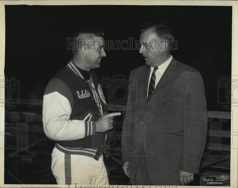 1962 Press Photo Dr Edgar Sewall, Somerville Hospital Chairman, Eddie Feigner - Historic Images