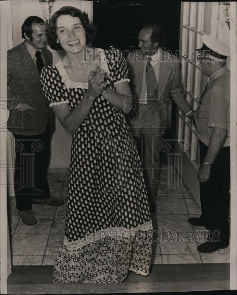 1976 Press Photo Margaret Truedeau returns to residence in Otwara Prime Minister - Historic Images