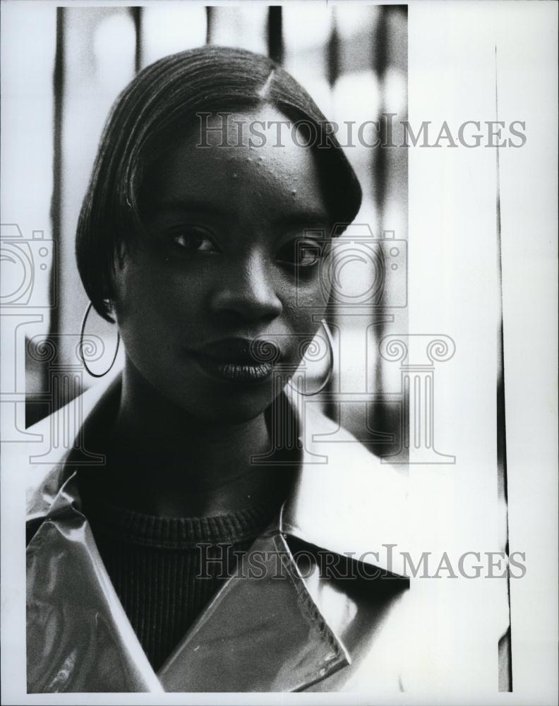 1997 Press Photo Model Wallis Mills Of Roslindale For Gelzo - RSL83417 - Historic Images