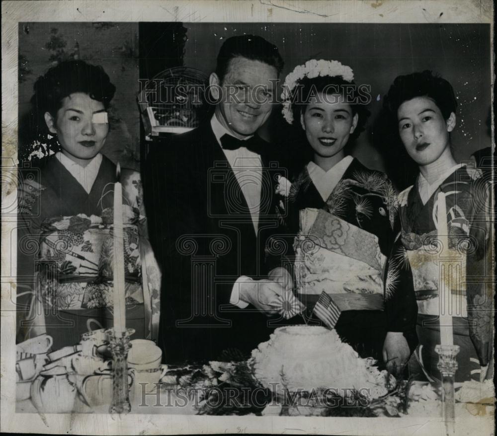 1950 Press Photo Carroll Klotzbach and his bride of Washington - RSL84929 - Historic Images